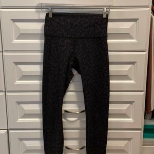 Wunder under lululemon legging